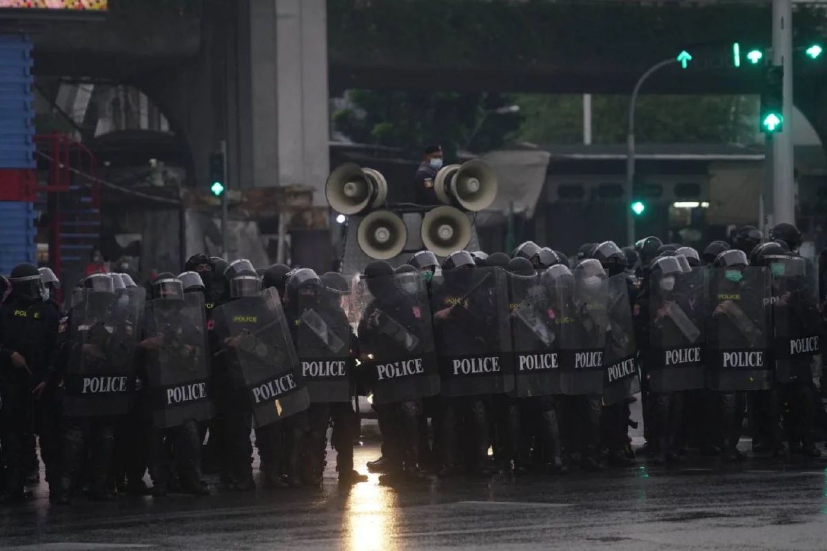 อนุสาวรีย์ชัยฯป่วนอีก พบวัยรุ่นถือปืนขณะปะทะตร.
