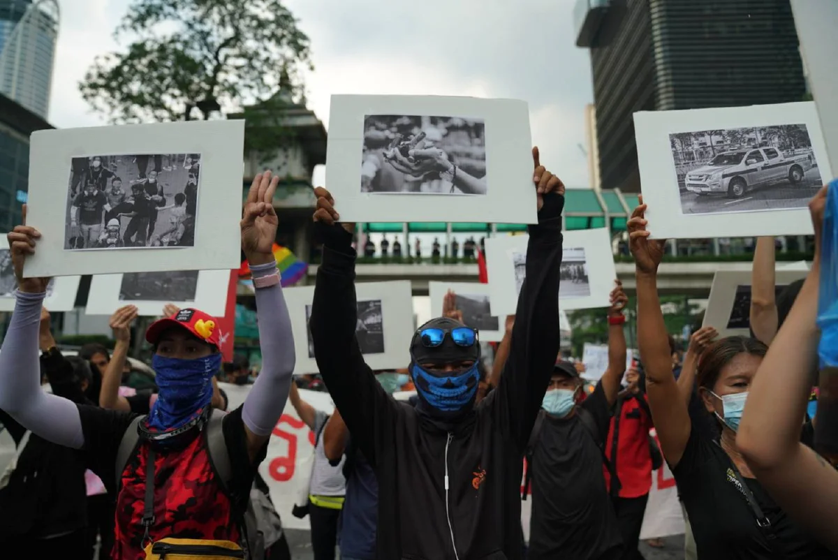 เริ่มแล้ว!ม็อบทะลุฟ้าเดินขบวนจากราชประสงค์ไปสตช.