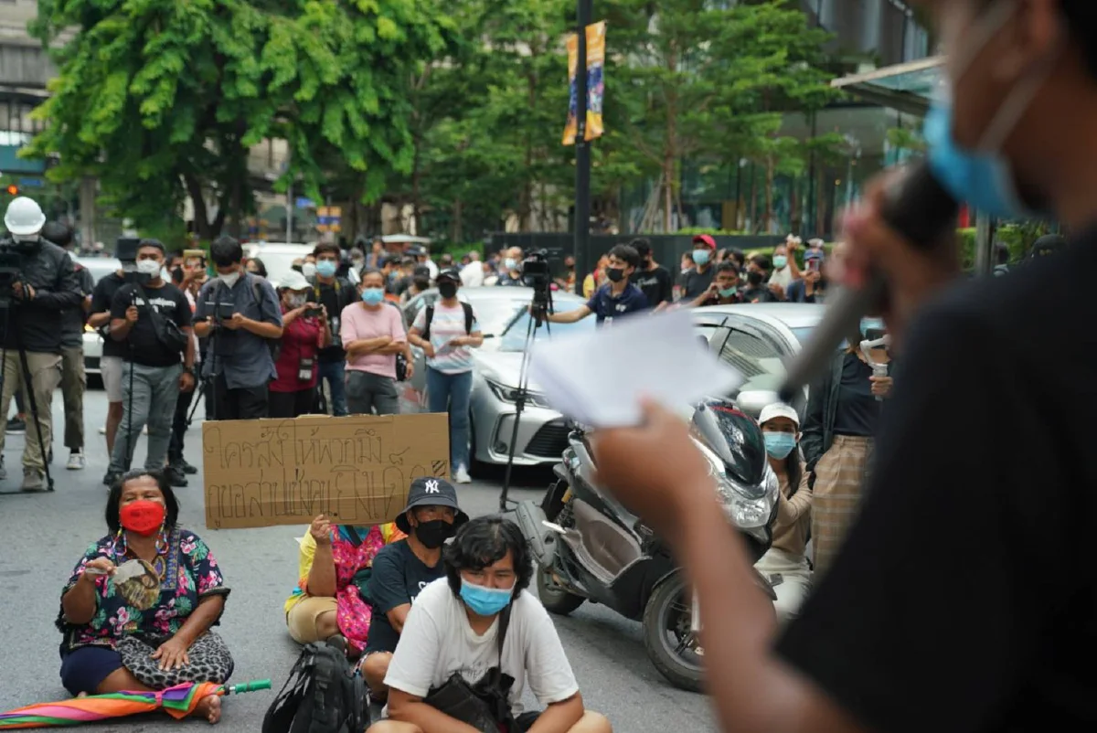 เริ่มแล้ว!ม็อบทะลุฟ้าเดินขบวนจากราชประสงค์ไปสตช.