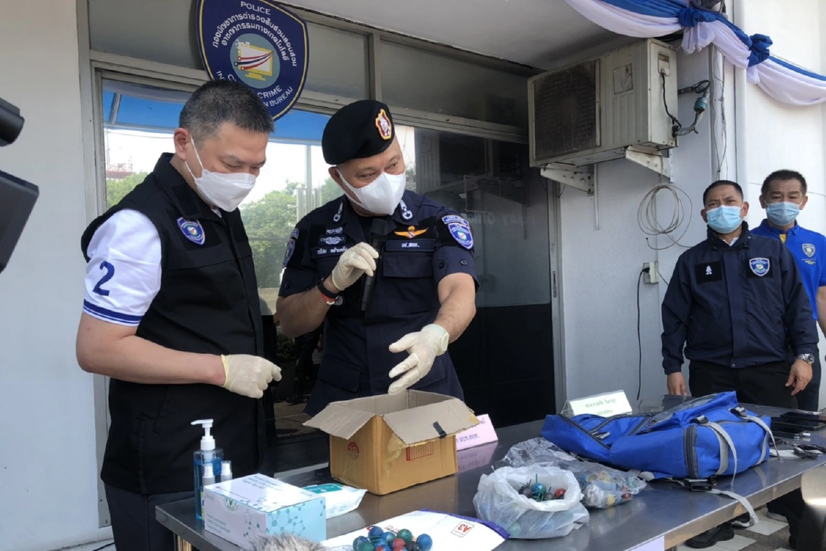 ตำรวจทลายแหล่งทำระเบิดขายม็อบดินแดงทำร้ายอคฝ.