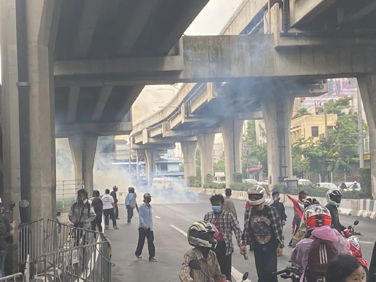 ตำรวจอคฝ.สลายแว้นซิ่งแยกดินแดง แตกหนีกระเจิง