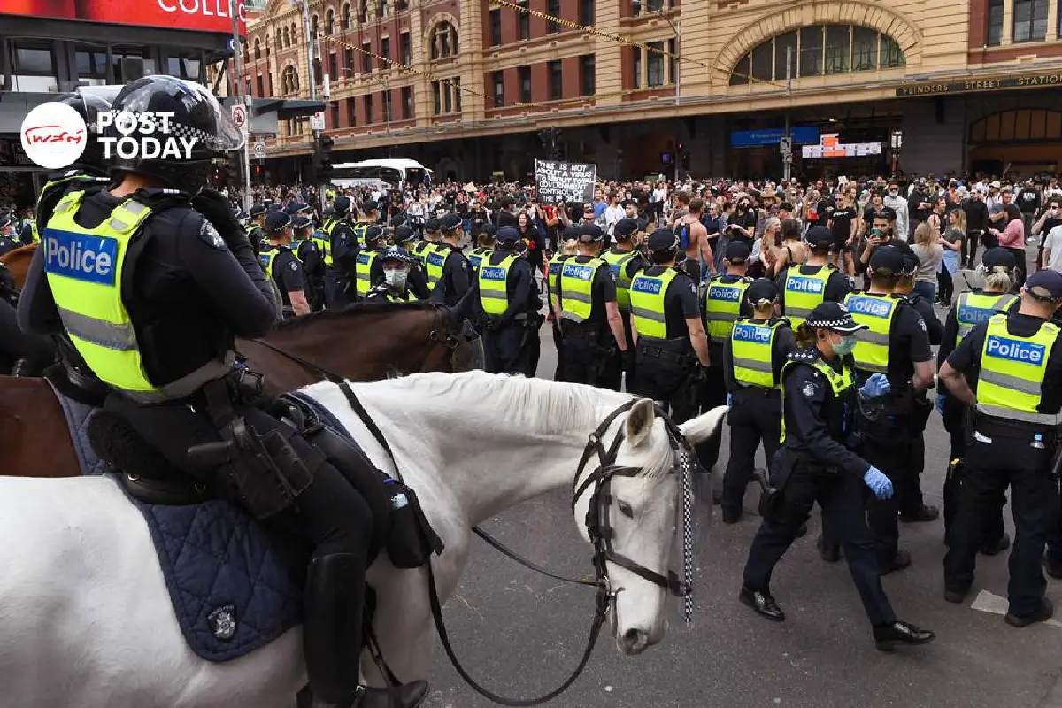 ออสเตรเลียวุ่น! ตำรวจฉีดสเปรย์พริกไทยปราบม็อบต้านล็อกดาวน์ 