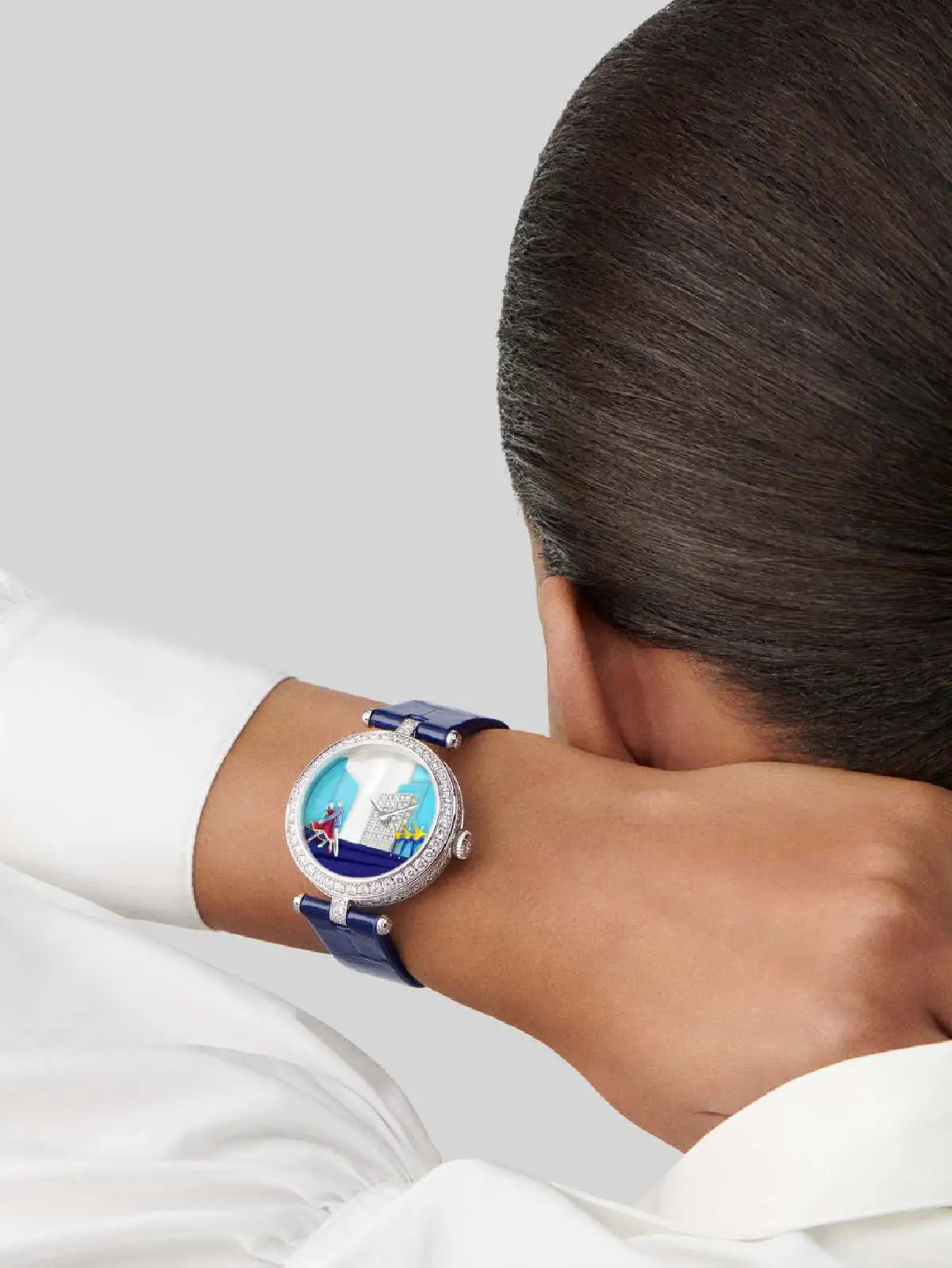 ครั้งแรกกับลีลานาฏกรรม ความงดงามที่ปรากฏบนหน้าปัดนาฬิกาข้อมือ