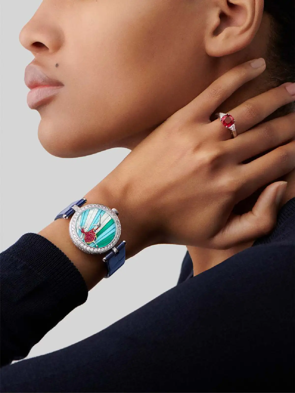 ครั้งแรกกับลีลานาฏกรรม ความงดงามที่ปรากฏบนหน้าปัดนาฬิกาข้อมือ