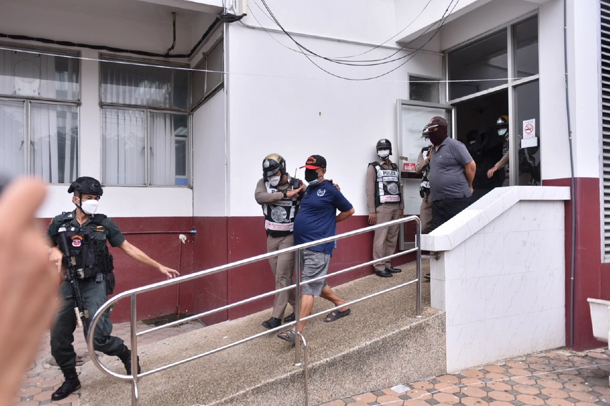 "ให้การปฎิเสธทุกข้อหา" 5ตร.ร่วมผกก.โจ้ถุงคลุมหัวผู้ต้องหาคดียาเสียชีวิต 