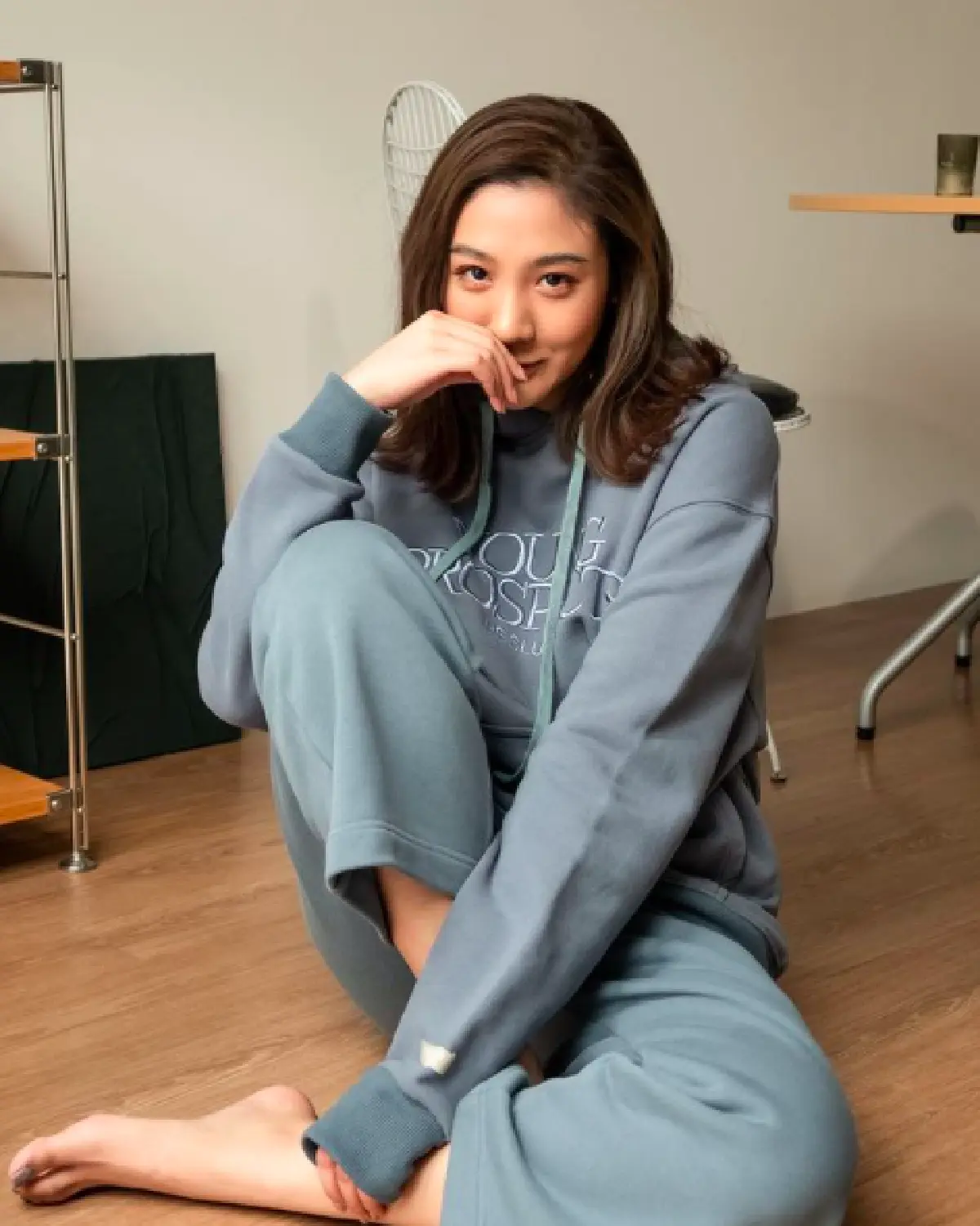 เครียดหนัก! “ใบเตย พรพจี” แฟน “ผู้กำกับโจ้” ลางานพิธีกรยาวๆ ไม่รู้จะกลับมาเมื่อไร 