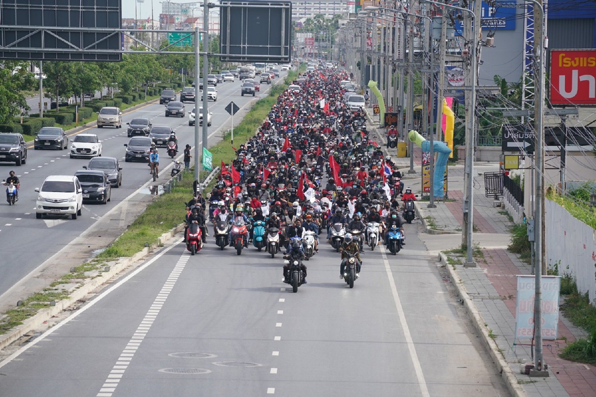 ภาพชุดขบวนคาร์ม็อบเคลื่อนจากแยกเกษตรไปปทุมธานี ภาพชุดขบวนคาร์ม็อบเคลื่อนจากแยกเกษตรไปปทุมธานี