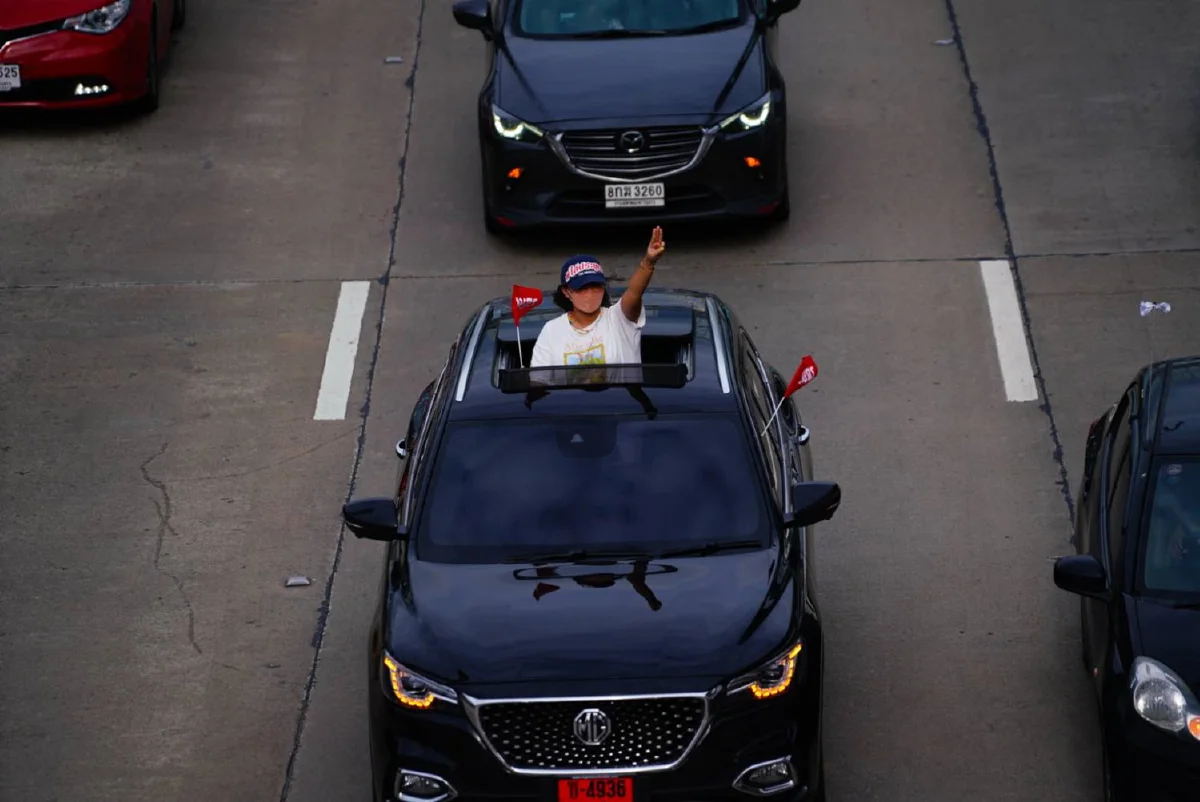 ภาพชุดขบวนคาร์ม็อบเคลื่อนจากแยกเกษตรไปปทุมธานี