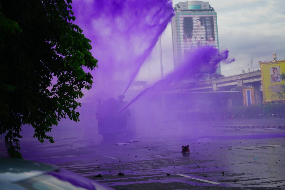 ภาพชุดดินแดงปะทะเดือด! ทะลุแก๊สvsเจ้าหน้าที่คฝ.