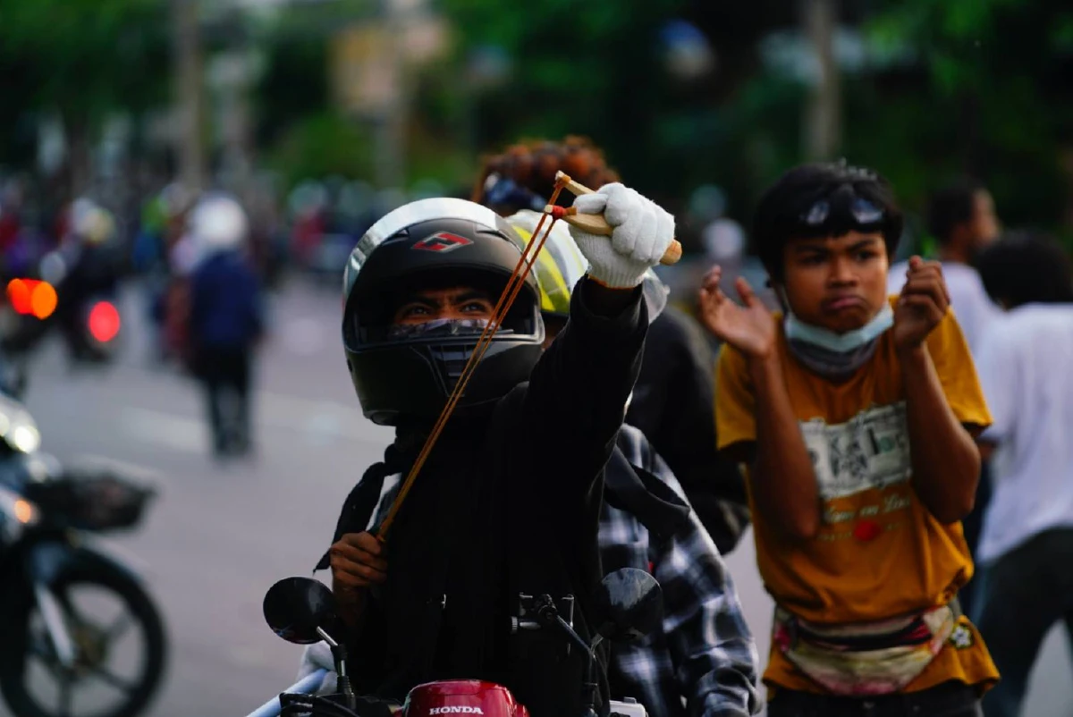 ภาพชุดดินแดงปะทะเดือด! ทะลุแก๊สvsเจ้าหน้าที่คฝ.