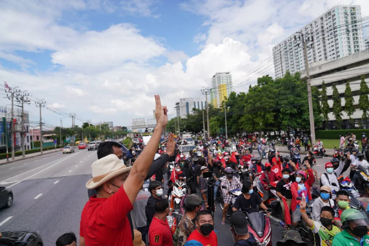 เคลื่อนขบวนแล้ว! "คาร์ม็อบ คอลเอาท์" มุ่งหน้าปลายทางปทุมธานี