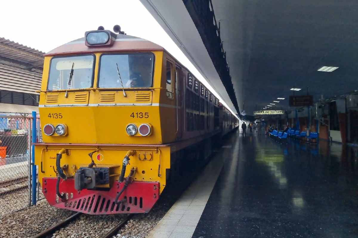 รถไฟขนส่งสินค้าถูกลอบบึ้มกลับมาวิ่งตามปกติแล้ว