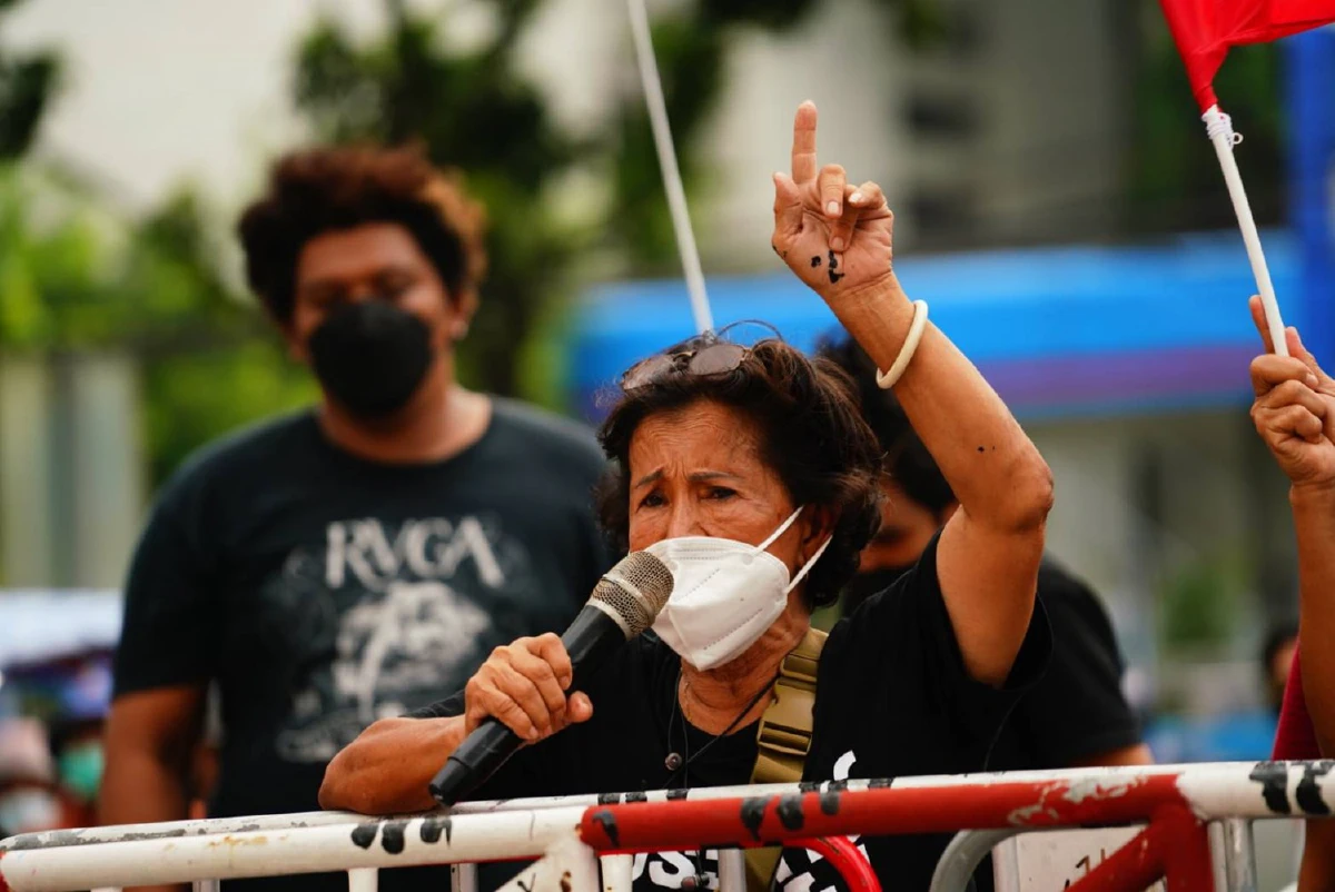 กลุ่มราษฎรตาลีบันสาดสีหน้าพรรคพลังประชารัฐ