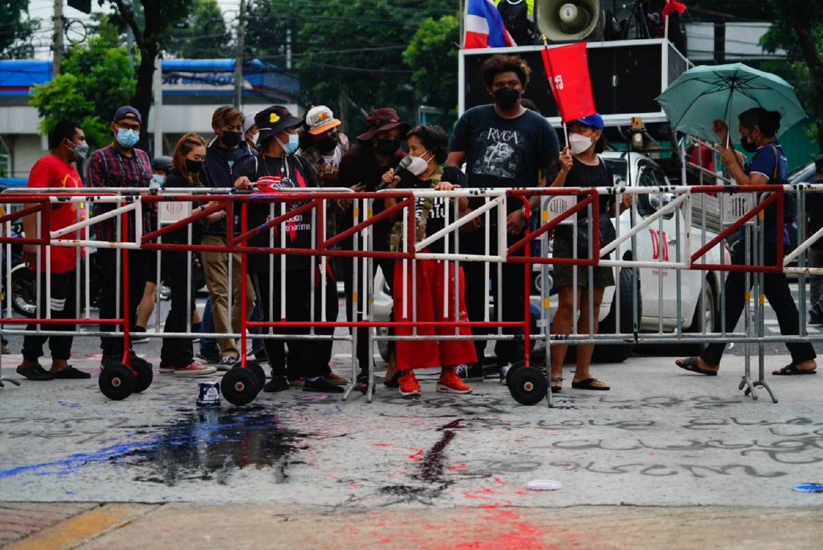 กลุ่มราษฎรตาลีบันสาดสีหน้าพรรคพลังประชารัฐ