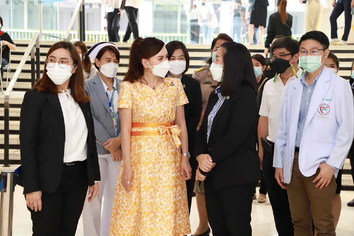 ก.แรงงาน มอบใบประกาศขอบคุณภาคเอกชนเอื้อเฟื้อสถานที่ และ รพ.เครือข่ายประกันสังคม สนับสนุนการฉีดวัคซีนผู้ประกันตน ม.33 ก.แรงงาน มอบใบประกาศขอบคุณภาคเอกชนเอื้อเฟื้อสถานที่ และ รพ.เครือข่ายประกันสังคม สนับสนุนการฉีดวัคซีนผู้ประกันตน ม.33