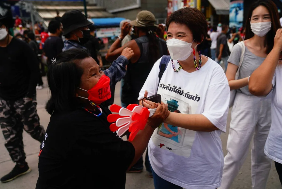 ม็อบประกาศใช้อโศกเป็นป้อมค่ายไล่ประยุทธ์ทุกวัน