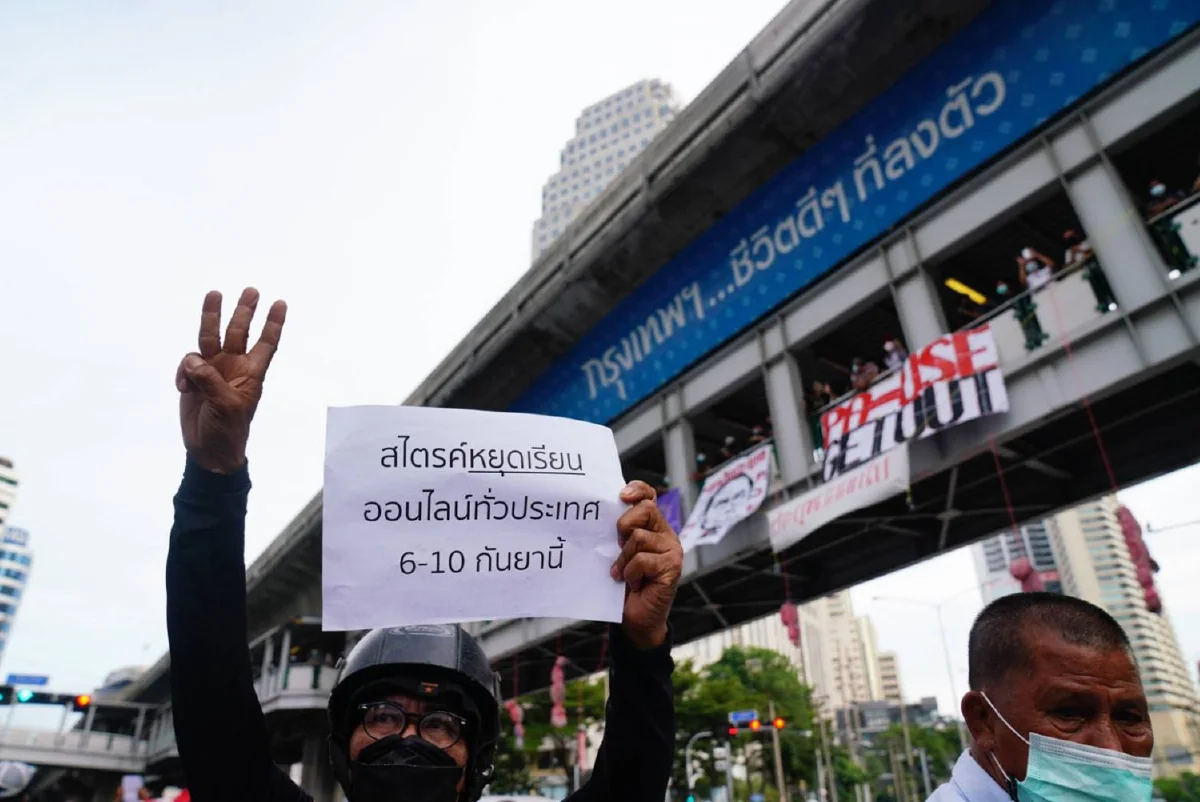 เตรียมจัดคาร์ม็อบคู่ชุมนุมแยกอโศกต่อเนื่อง ปลุกนร.หยุดเรียนออนไลน์ทั่วประเทศ