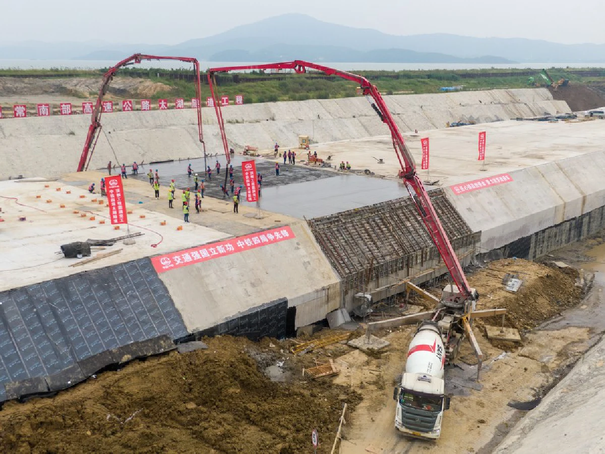 อลังการงานสร้าง อุโมงค์ทางหลวงใต้น้ำยาวสุดในจีน