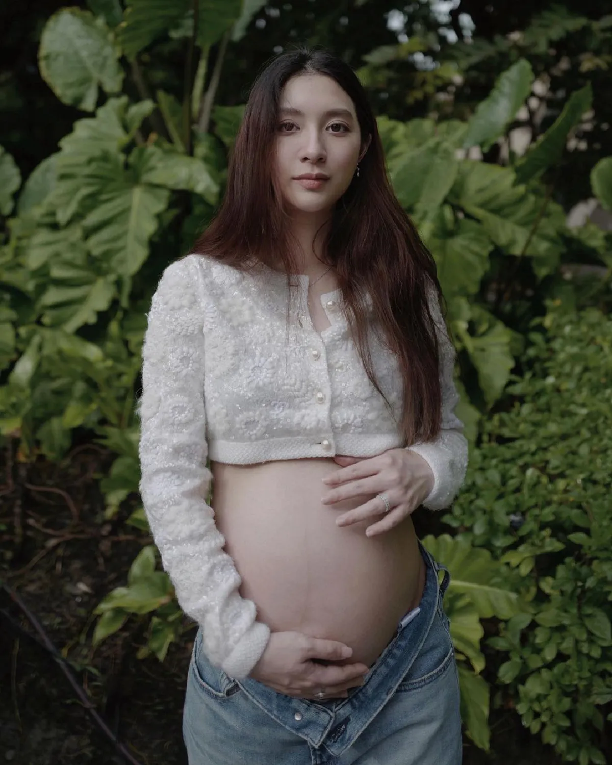 "มิว นิษฐา" อวดท้องโต 9 เดือน  แถมแม่แอบบอกใบ้ชื่อลูกสาวแล้ว