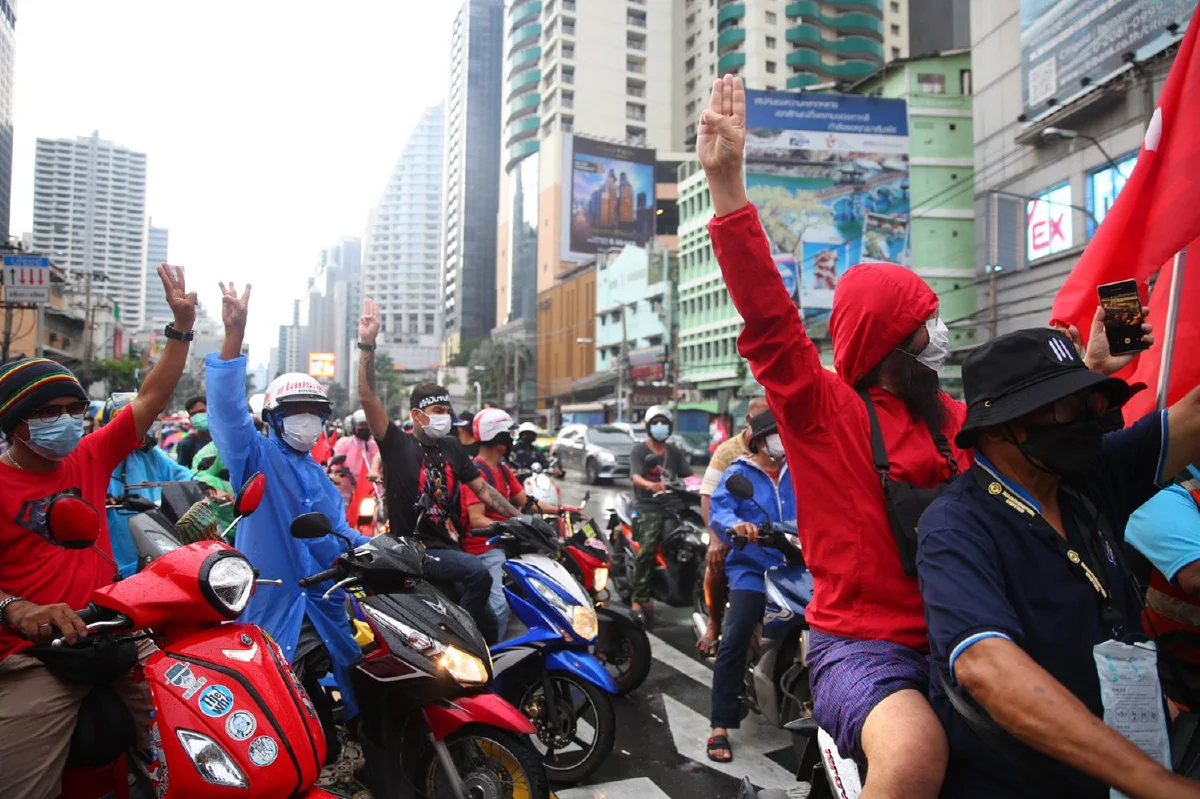 ม็อบอโศกจัดขบวนจักรยานยนต์ไล่ประยุทธ์