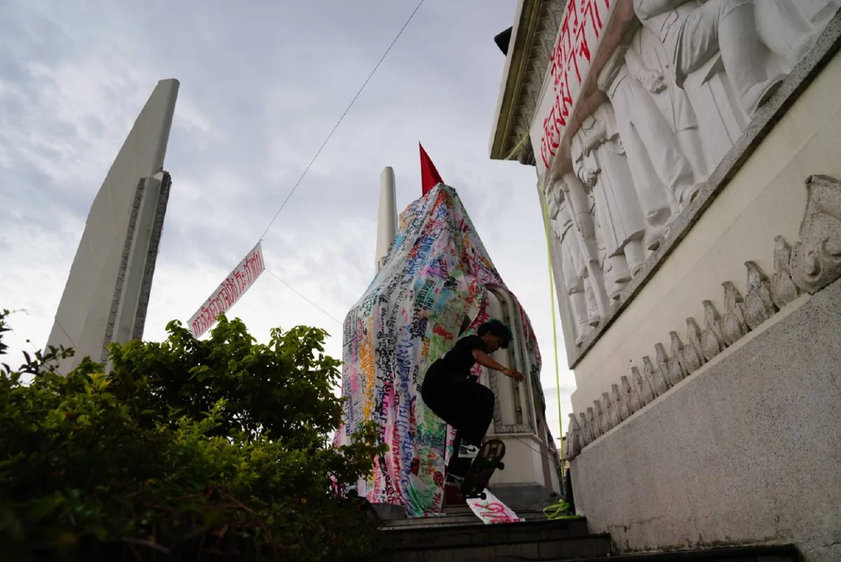 กลุ่มนร.เลวเผาหนังสือสะท้อนการศึกษาไทยล้มเหลว