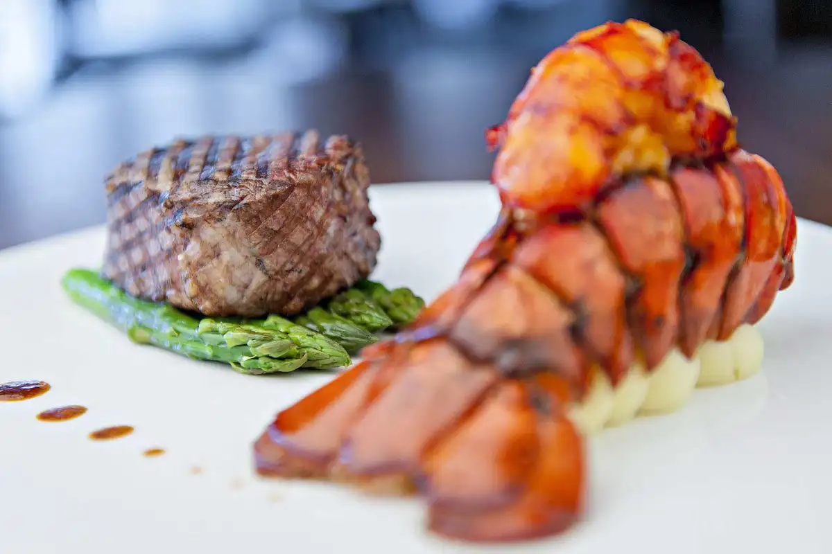 สั่ง 1 ได้ถึง 2 พร้อมประสบการณ์ความอร่อยเหนือระดับกับ ‘เรดสกาย’