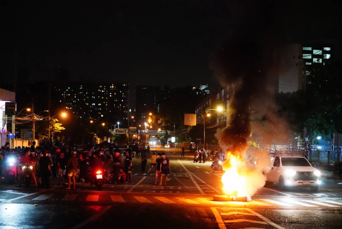 จับม็อบป่วนดินแดง18ราย ขว้างปาสิ่งของใส่สถานที่ราชการ-รพ. วางเพลิง