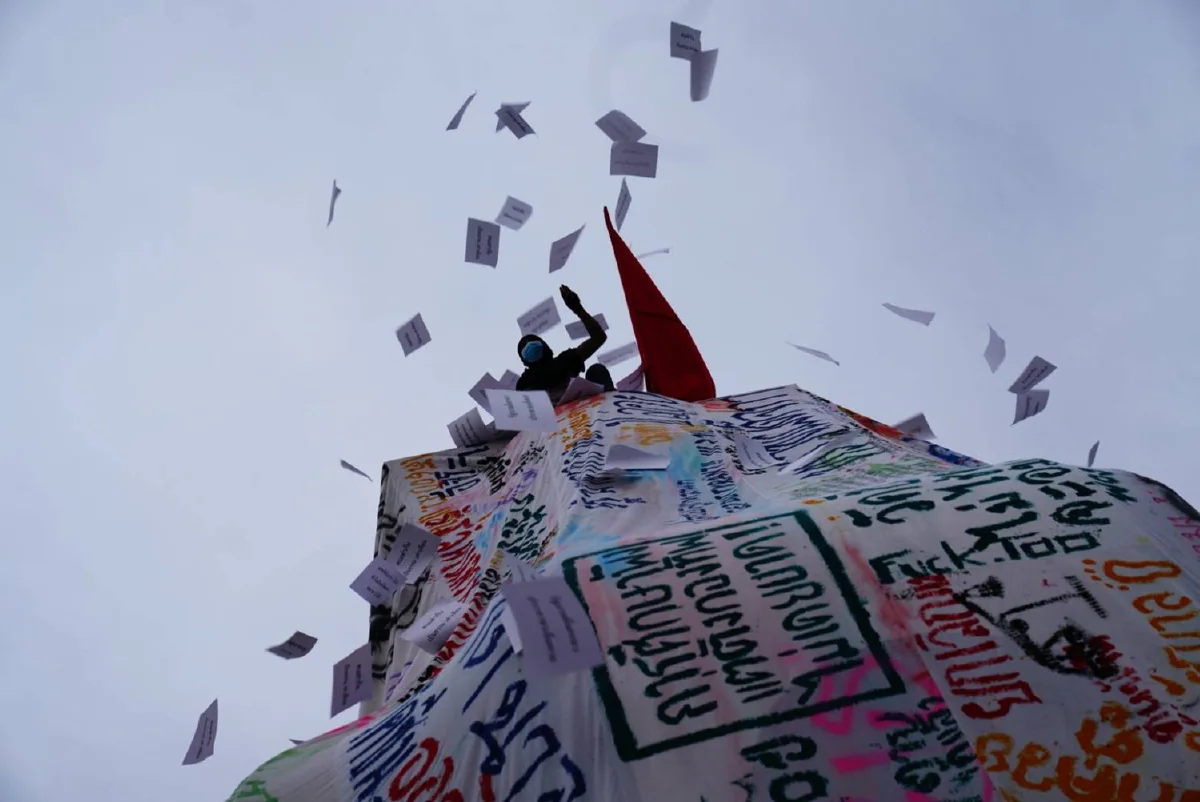 กลุ่มนร.เลวเผาหนังสือสะท้อนการศึกษาไทยล้มเหลว