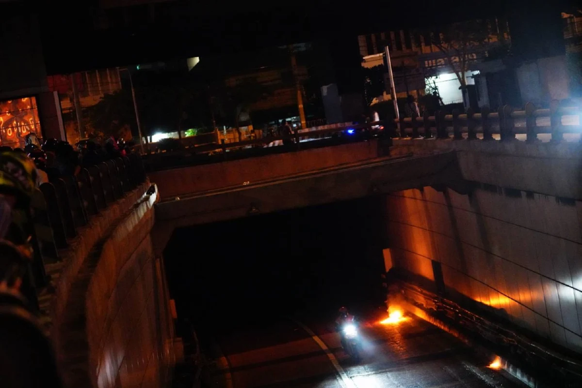 จับม็อบป่วนดินแดง18ราย ขว้างปาสิ่งของใส่สถานที่ราชการ-รพ. วางเพลิง