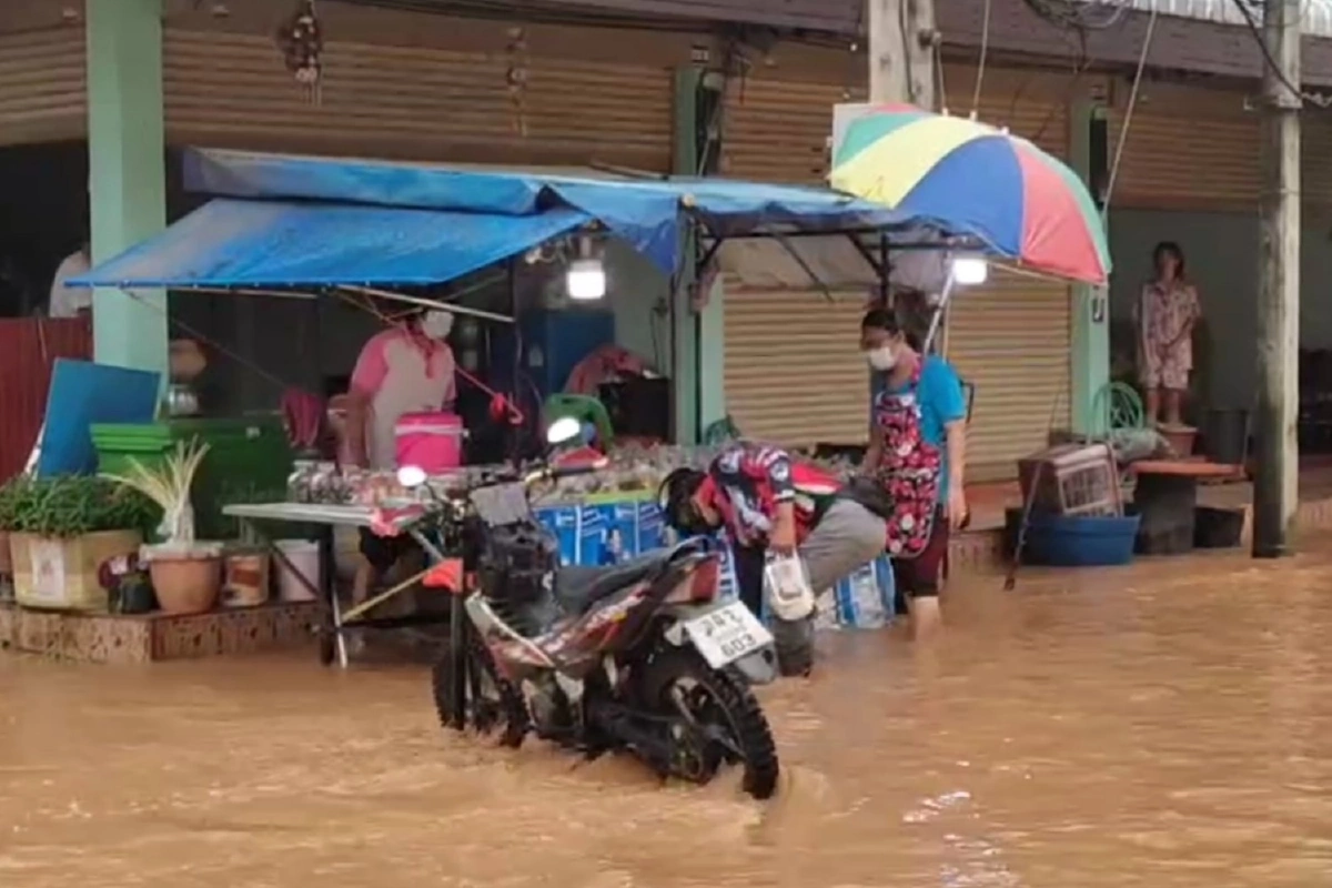 หล่มสักอ่วม! ชุมชนริมน้ำ 2 เทศบาลฯจมบาดาล