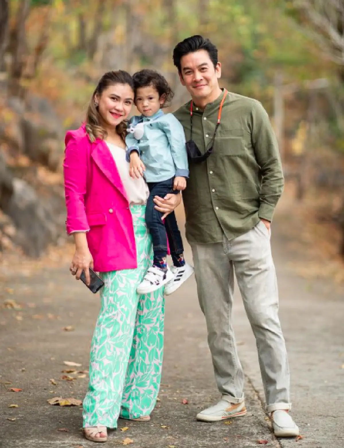 “น้องโพธิ์” ลูกชาย "ชาคริต" ขนเพื่อนๆ 'ตุ๊กแก' มาเรียนออนไลน์ด้วยกัน 