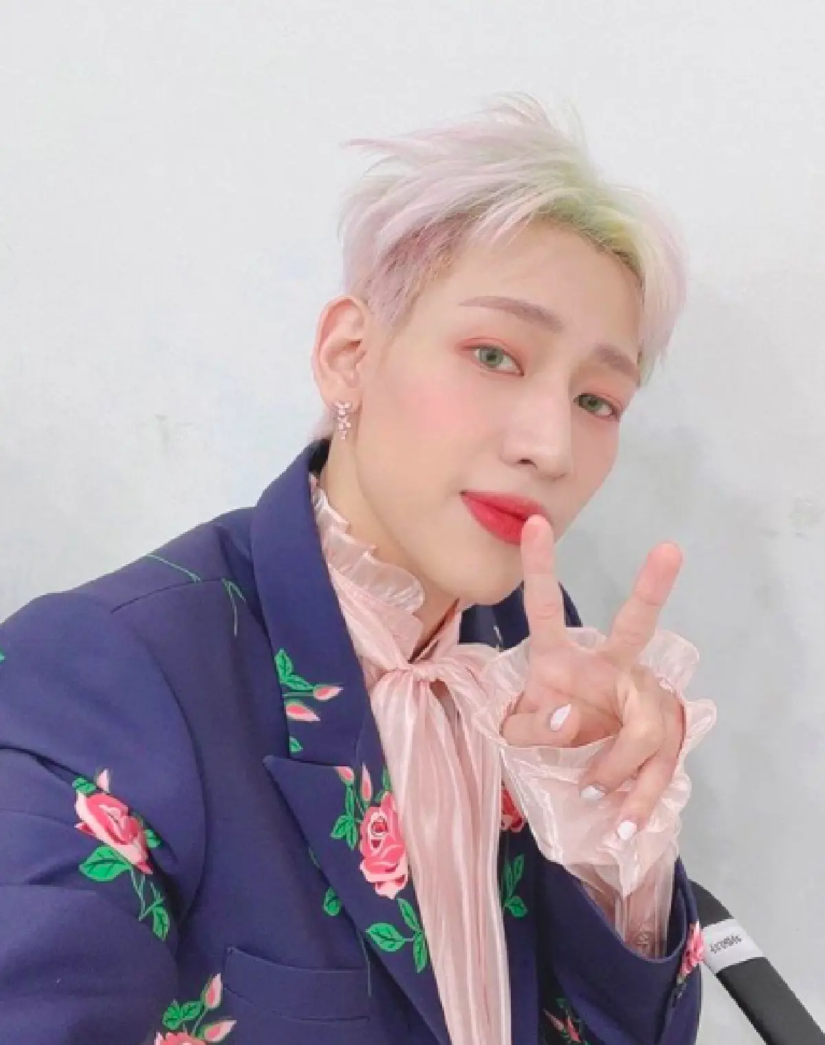 ร้อนระอุทั่วโลกทวิตเตอร์ #แบนมดดำ หลังมีการเปรียบเทียบ “แบมแบม-ลิซ่า-นิชคุณ”