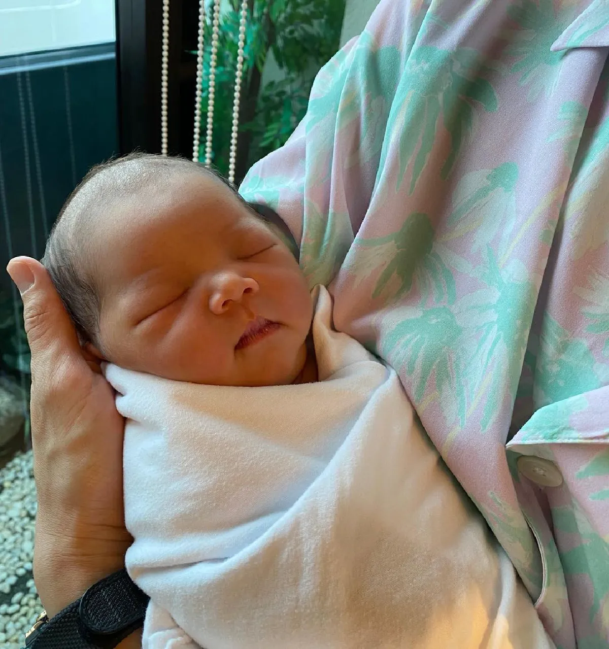 เผยภาพชัดๆ “น้องมาริน” ลูกสาว “มิว นิษฐา-ไฮโซเซนต์” แก้มยุ้ยจิ้มลิ้มมาก