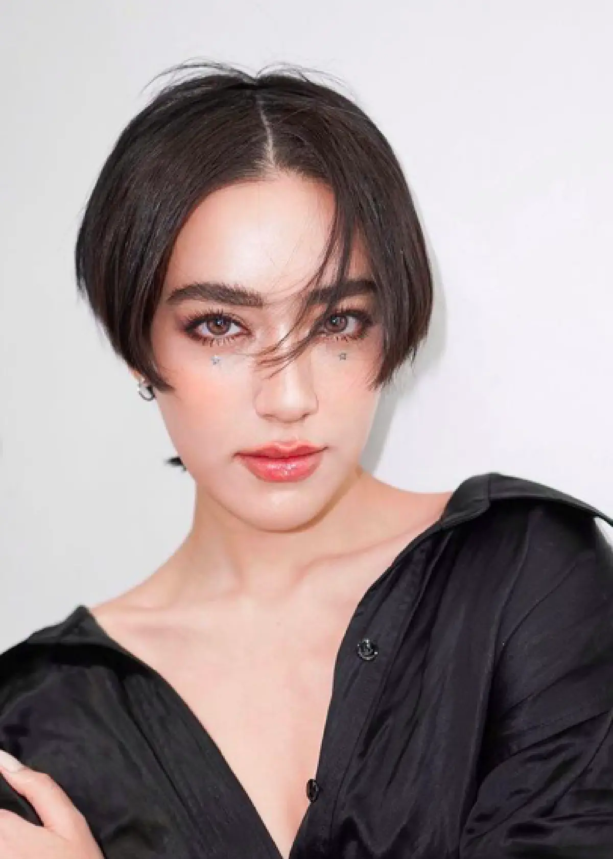 “คิมเบอร์ลี่” ปังมาก! ทำผมใหม่บ๊อบสั้นแสกกลาง "หมาก ปริญ” ถึงกับชวนตรวจ DNA 