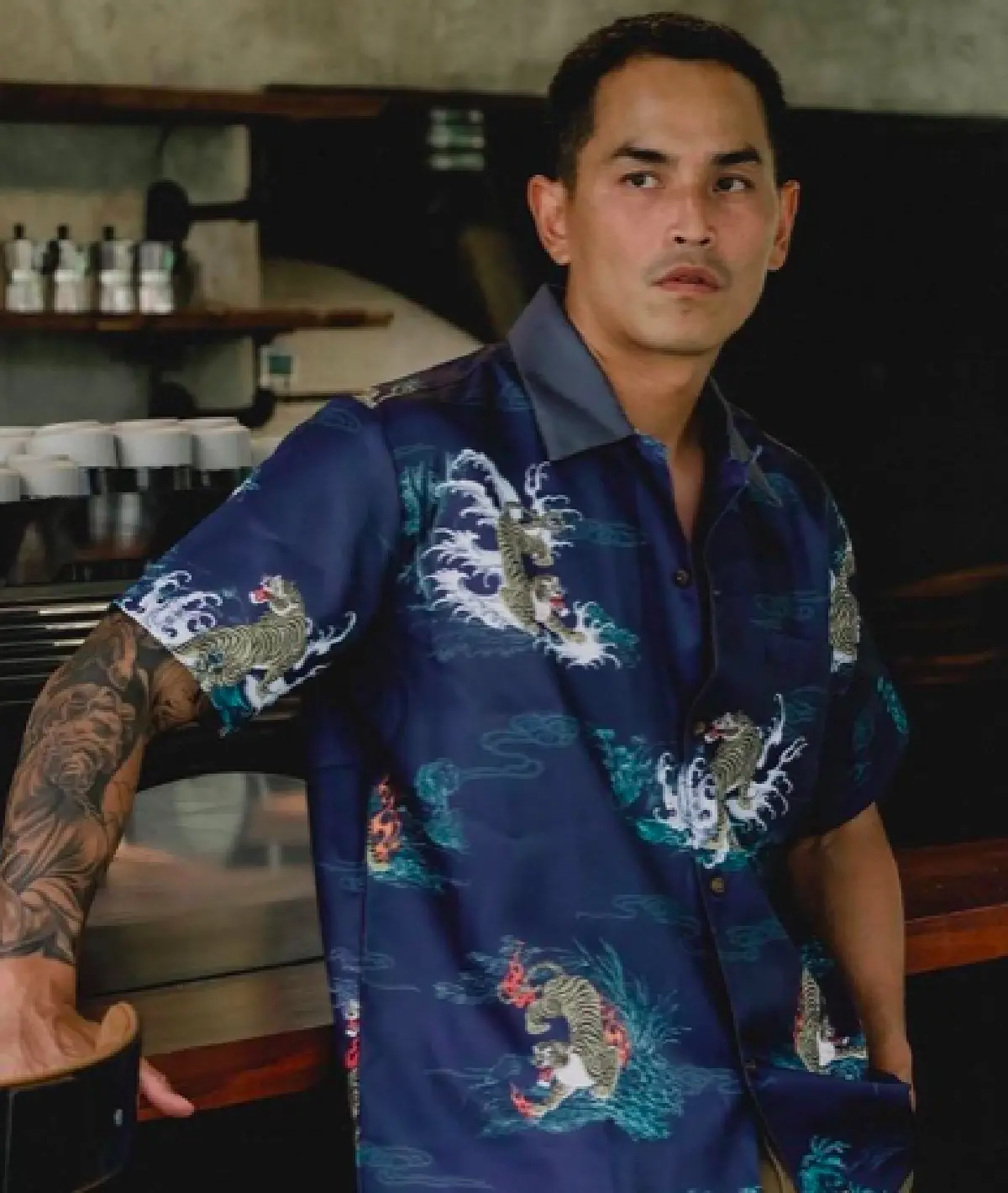 “สงกรานต์” แซ่บหนัก! โชว์กล้ามล่ำหลังฝึกโหด 3 วีก ซิกแพกแน่นมาก