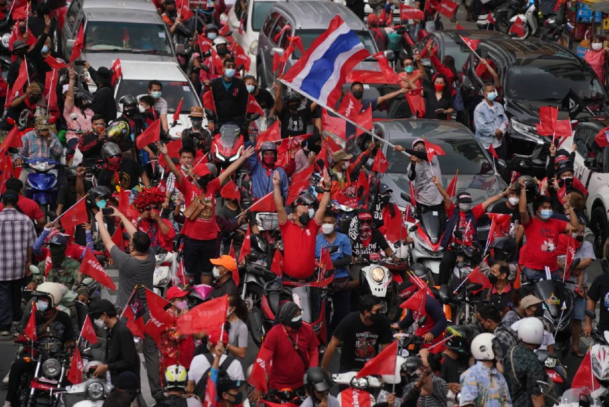 ณัฐวุฒิรำลึก "นวมทอง ไพรวัลย์" ขับแท็กซี่ชนรถถัง