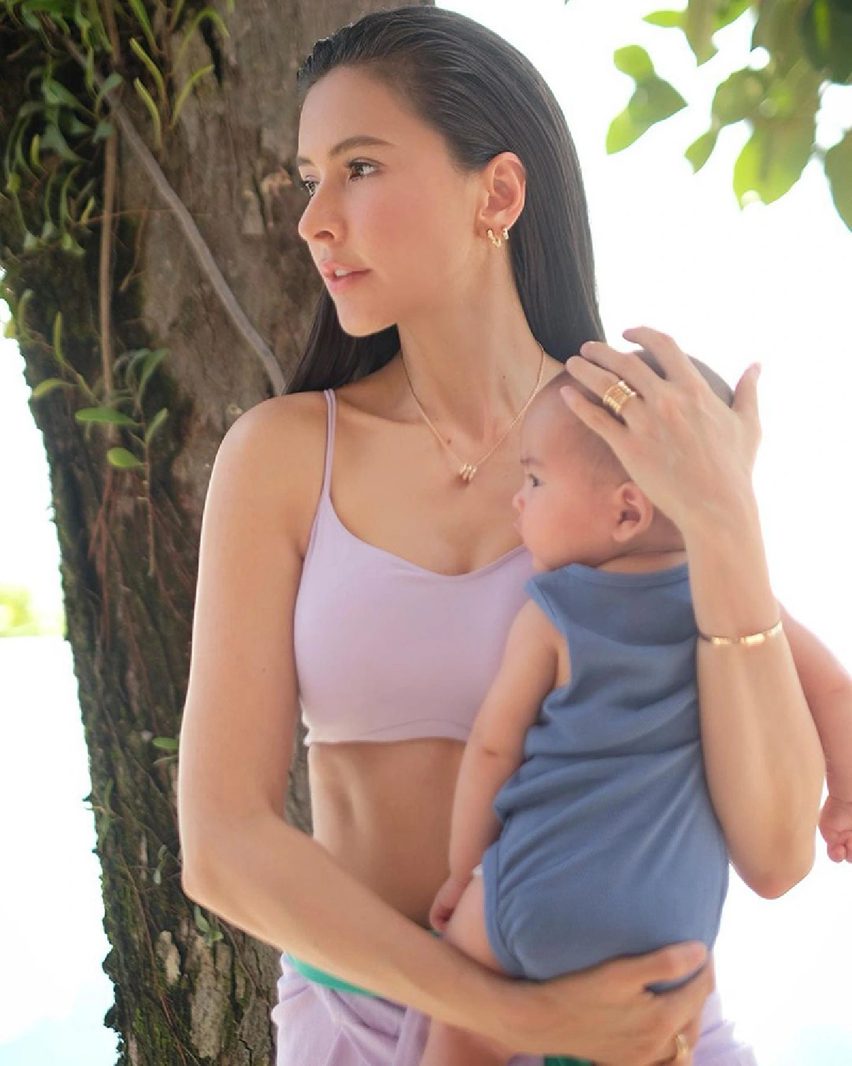 “ศรีริต้า” อวดหุ่นหลังคลอดสุดเฟิร์ม ขนาดใส่ชุดว่ายน้ำปิดมิดยังแซ่บเว่อร์!