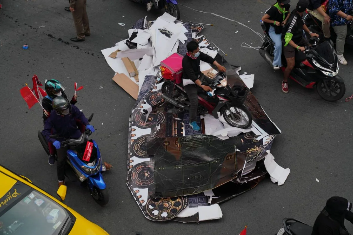 ณัฐวุฒิรำลึก "นวมทอง ไพรวัลย์" ขับแท็กซี่ชนรถถัง