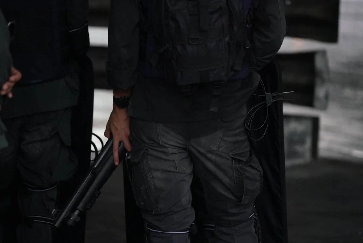 เจ้าหน้าที่คฝ.ตรึงกำลังคุมเข้มแยกดินแดง