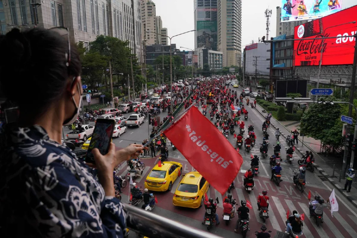 ณัฐวุฒิรำลึก "นวมทอง ไพรวัลย์" ขับแท็กซี่ชนรถถัง