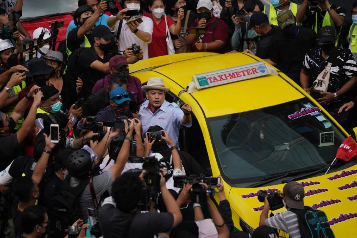 ณัฐวุฒิรำลึก "นวมทอง ไพรวัลย์" ขับแท็กซี่ชนรถถัง