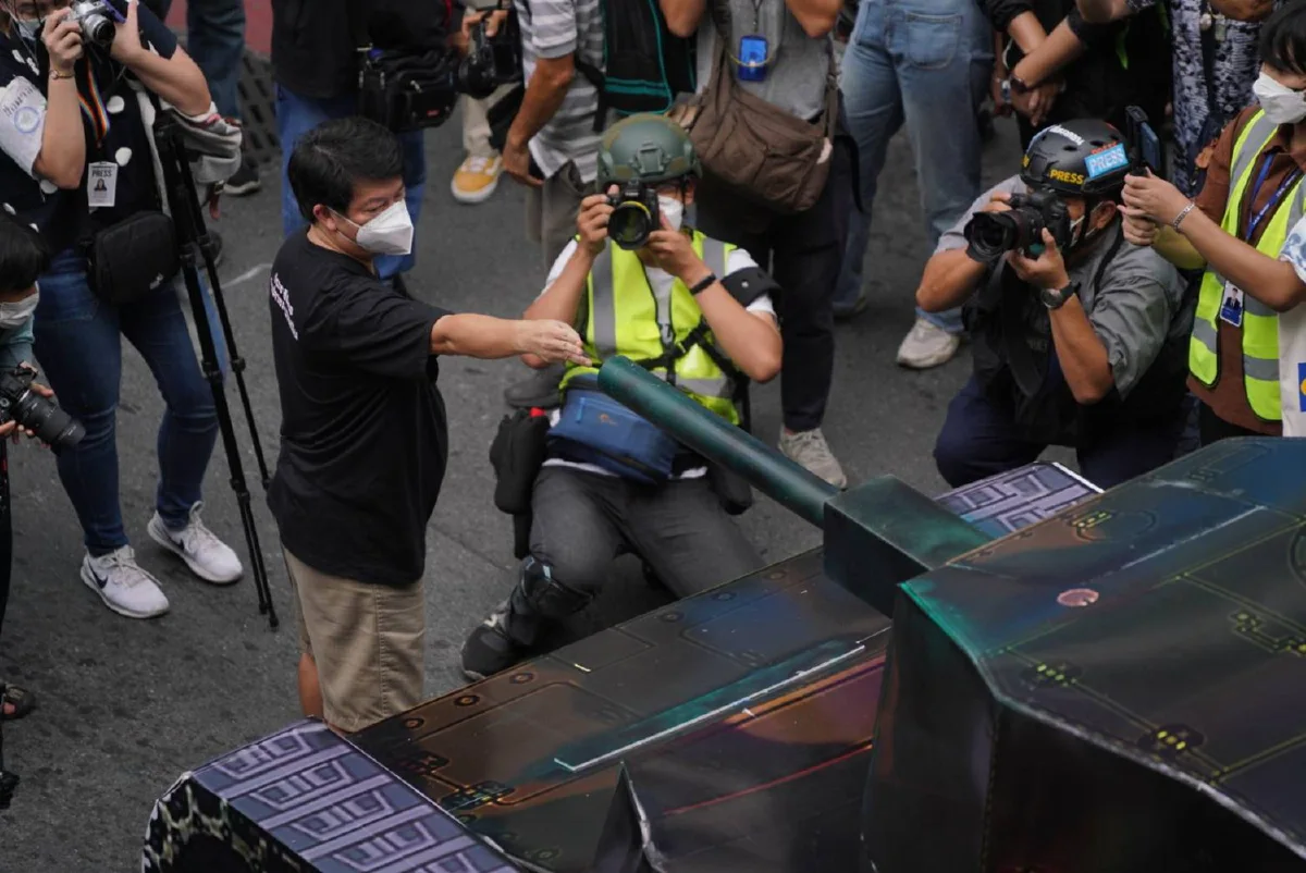 ณัฐวุฒิรำลึก "นวมทอง ไพรวัลย์" ขับแท็กซี่ชนรถถัง