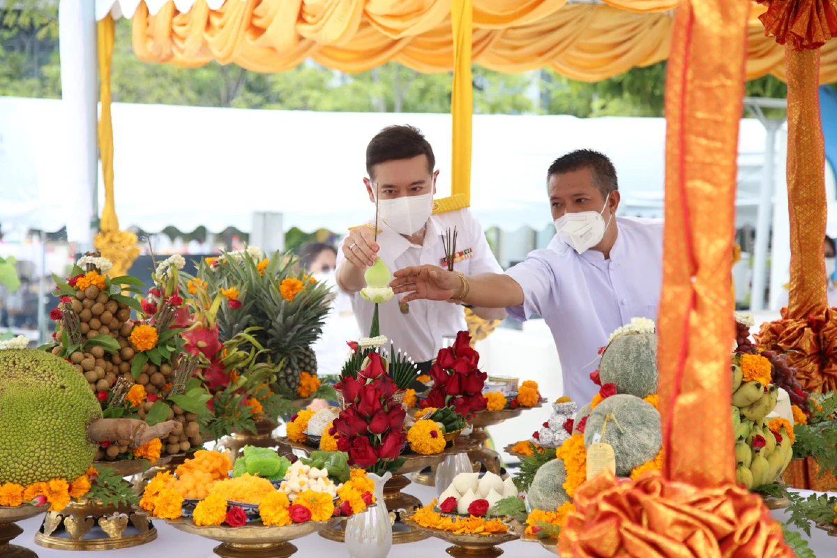 ธพส.บวงสรวง“องค์ท้าวมหาพรหม”อัศจรรย์เกิดพระอาทิตย์ทรงกลด