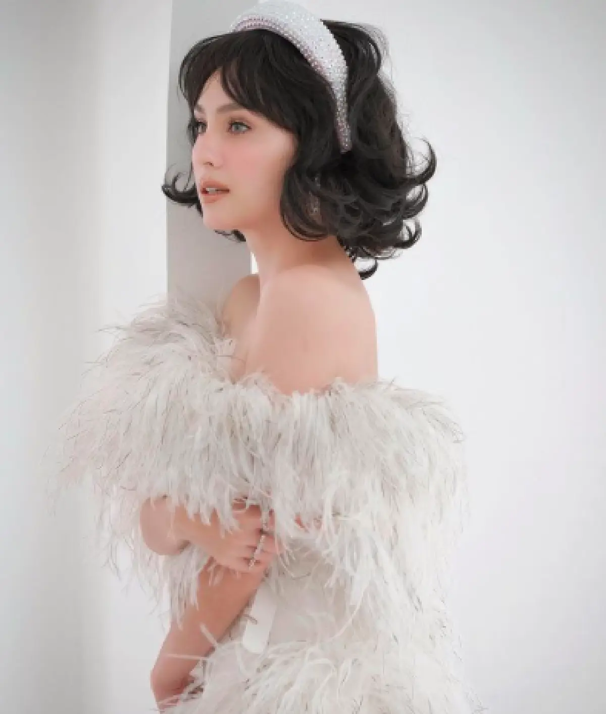 “ขวัญ อุษามณี” สลัดลุคผมยาวเป็นผมสั้นสุดเปรี้ยว สวยแปลกตาเหมือนบาร์บี้! 