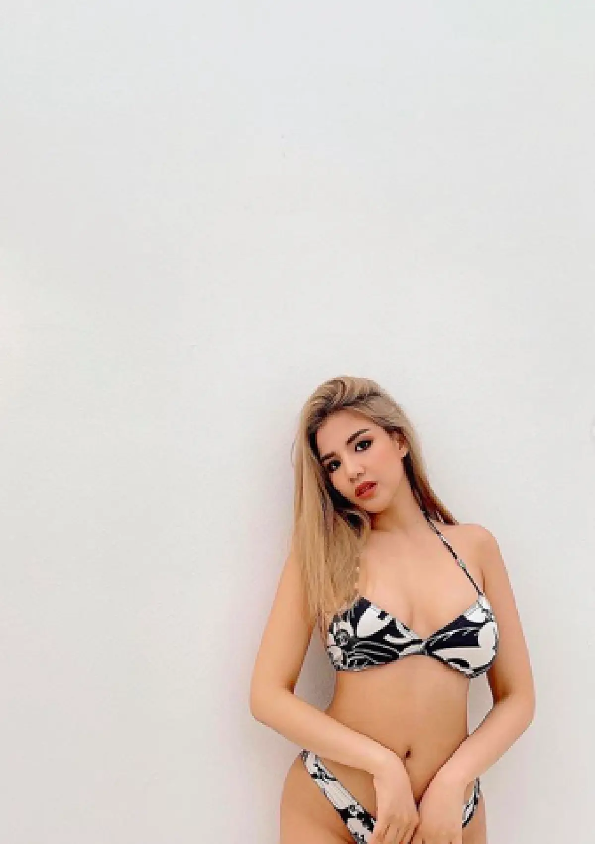 "ใบเตย" สวมชุดว่ายน้ำแซ่บซี๊ด อวดหุ่นสุดเซี๊ยะ เว้าลึกยกสูงถึงใจ