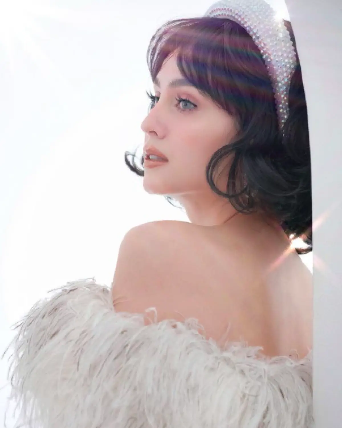 “ขวัญ อุษามณี” สลัดลุคผมยาวเป็นผมสั้นสุดเปรี้ยว สวยแปลกตาเหมือนบาร์บี้! 