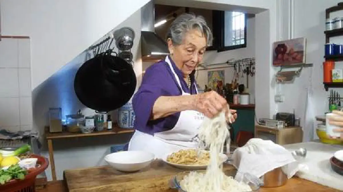 เปิดชีวิตพลิกผันของเจ้าหญิงพม่า อดีตภรรยานายพล เน วิน