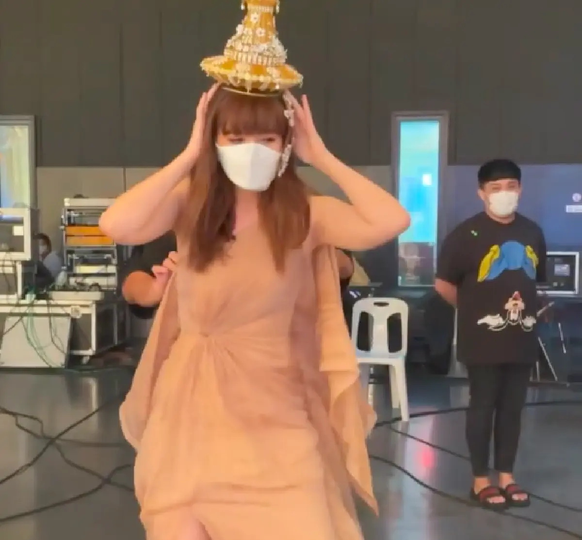 “ชมพู่-แอฟ” จัดเต็มโคฟเวอร์เป็น “ลิซ่า BLACKPINK” ทำ “หนุ่ม กรรชัย” แซว สภาพ!