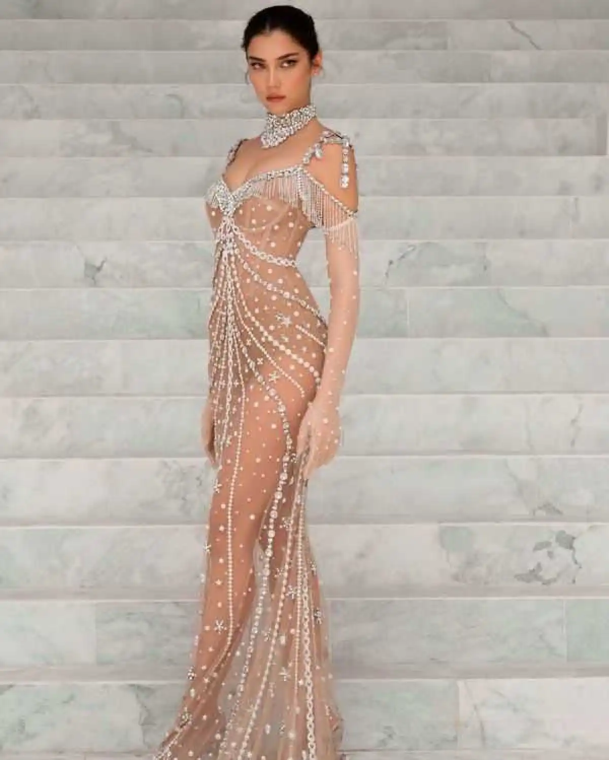 “จีน่า เดอะเฟซ” แปลงโฉมเป็น “เคนดัลล์ เจนเนอร์” หรูหรา สวยมาก! 