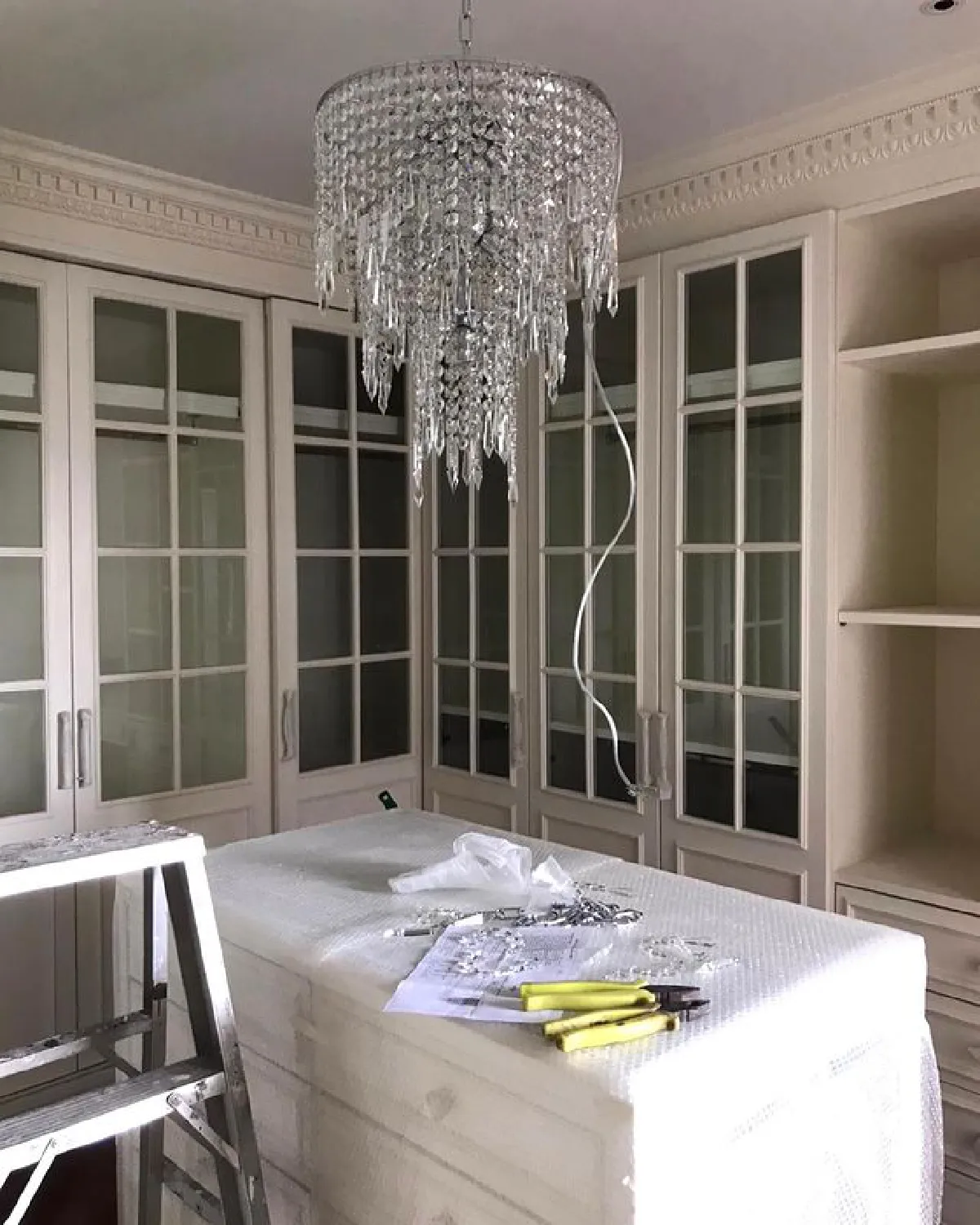 “น้ำชา”  สร้างบ้านหลังใหญอลังการหลักร้อยล้านบาท ไว้ต้อนรับลูกชาย!